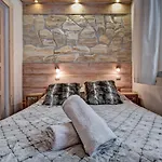 Weronika Bed & Breakfast 3*