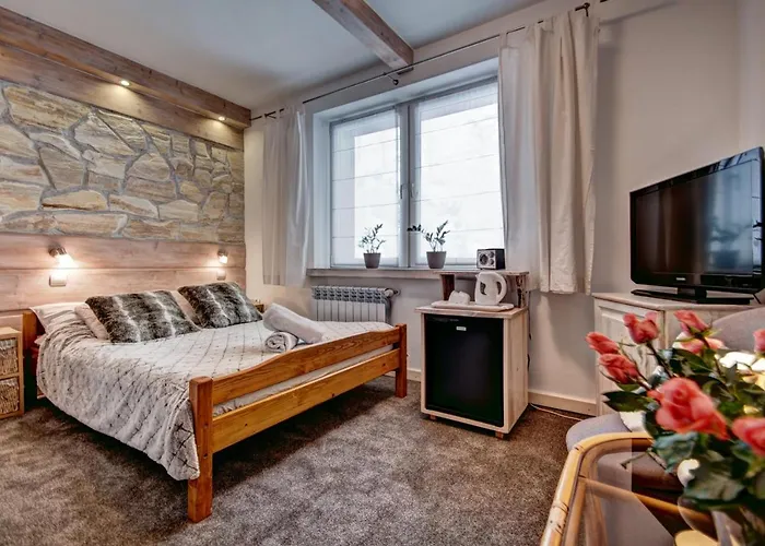 Weronika Nocleg ze śniadaniem 3*